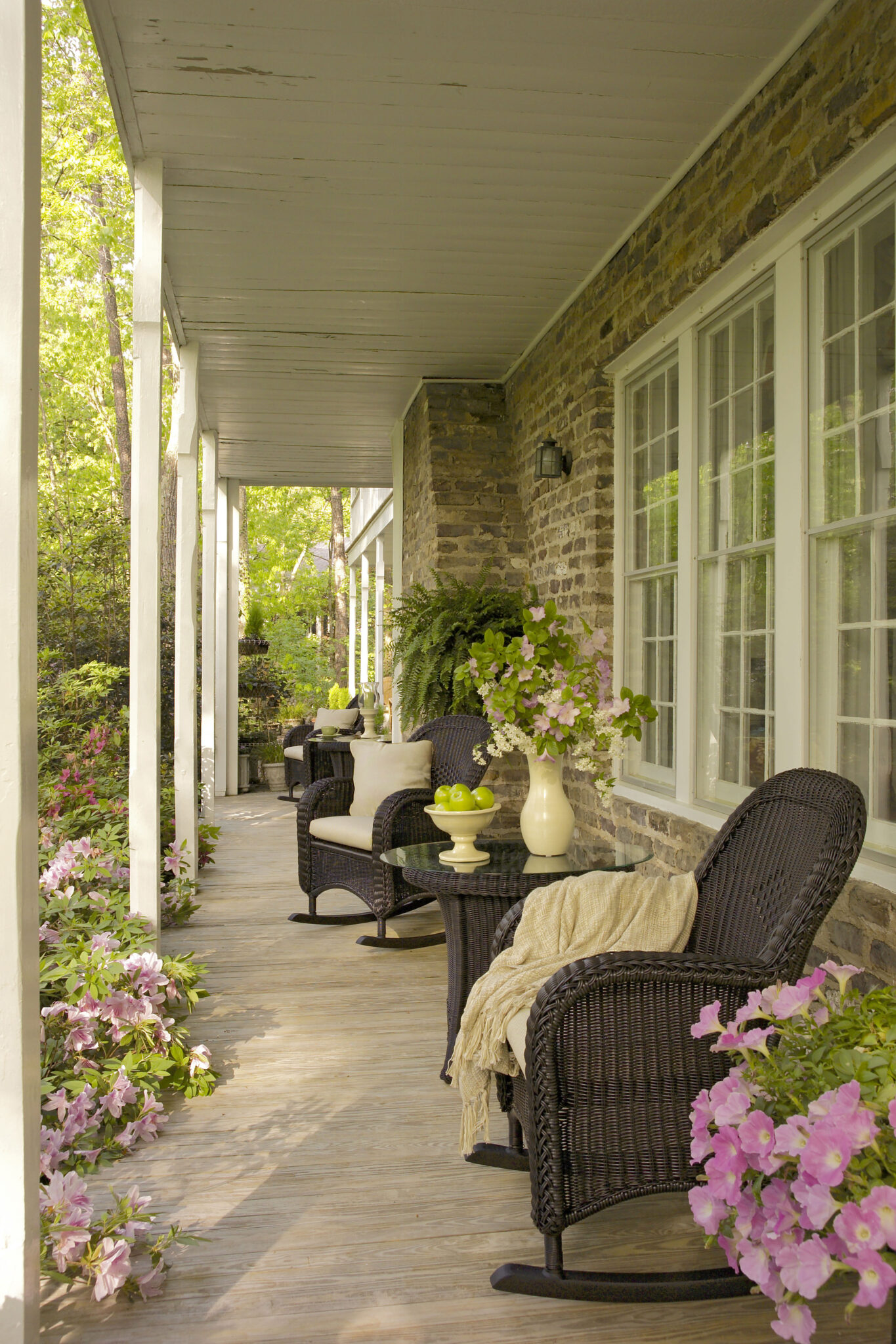How to give your front porch a modern look